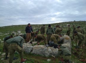 צנחנים חופרים