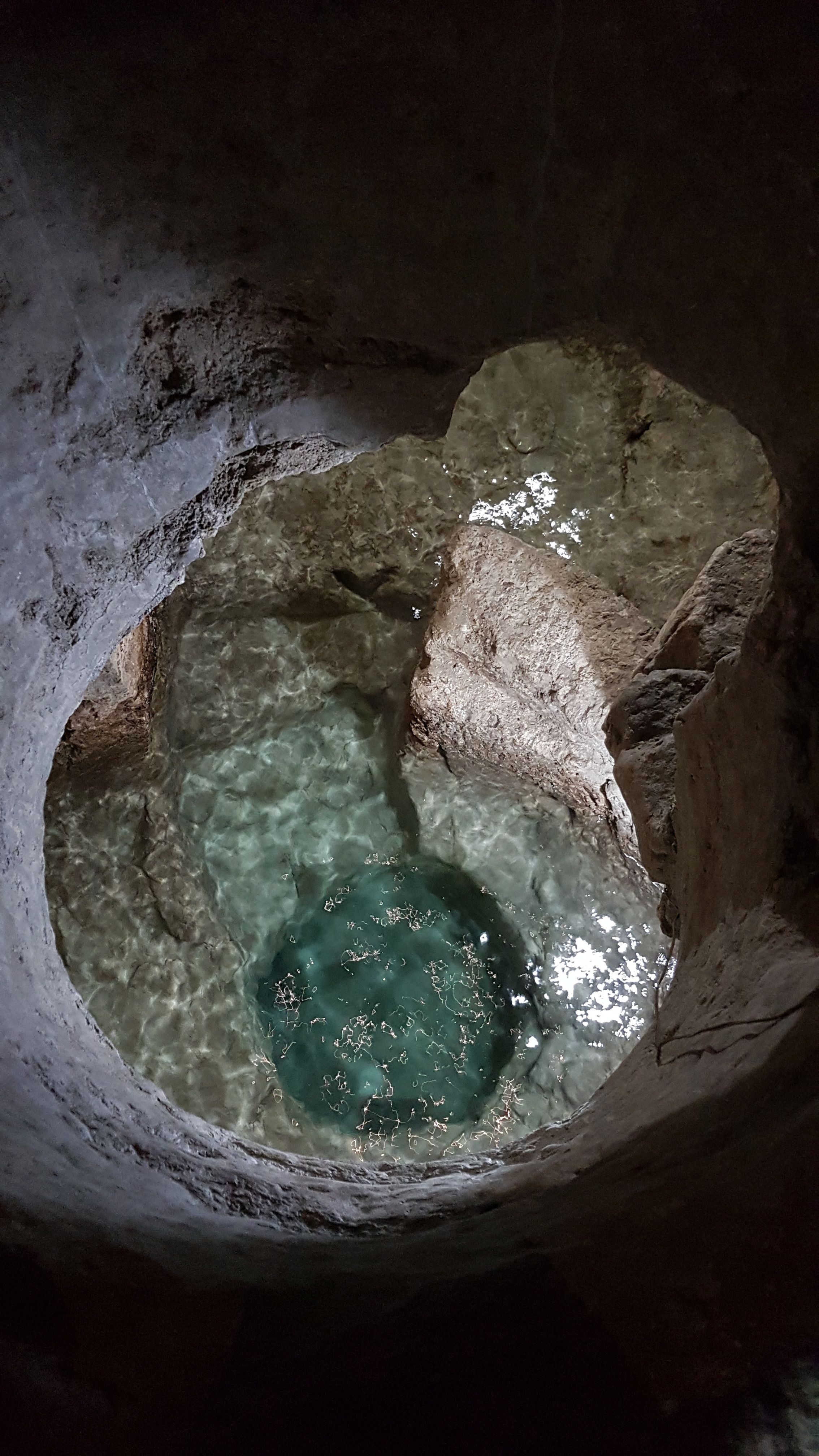 עבר עמוק
צילום באדיבות האב פלביו קפוצ'יו ואונ' אריאל