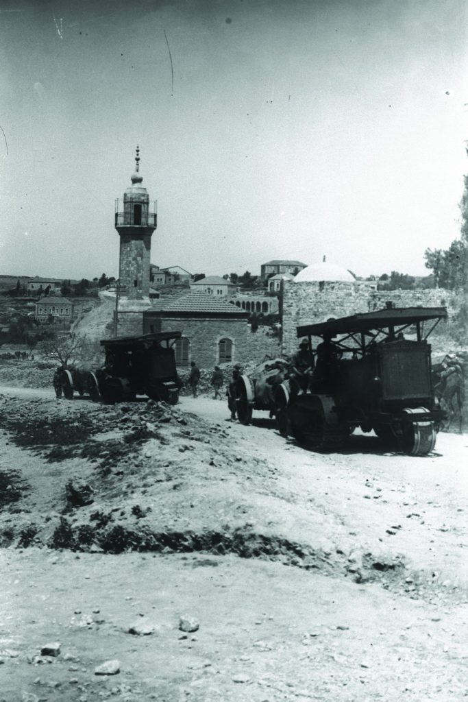 תותחים בריטיים עוברים ליד שכונת שייח' ג'ראח בדרכם לכיבוש צפון הארץ במלחמת העולם הראשונה